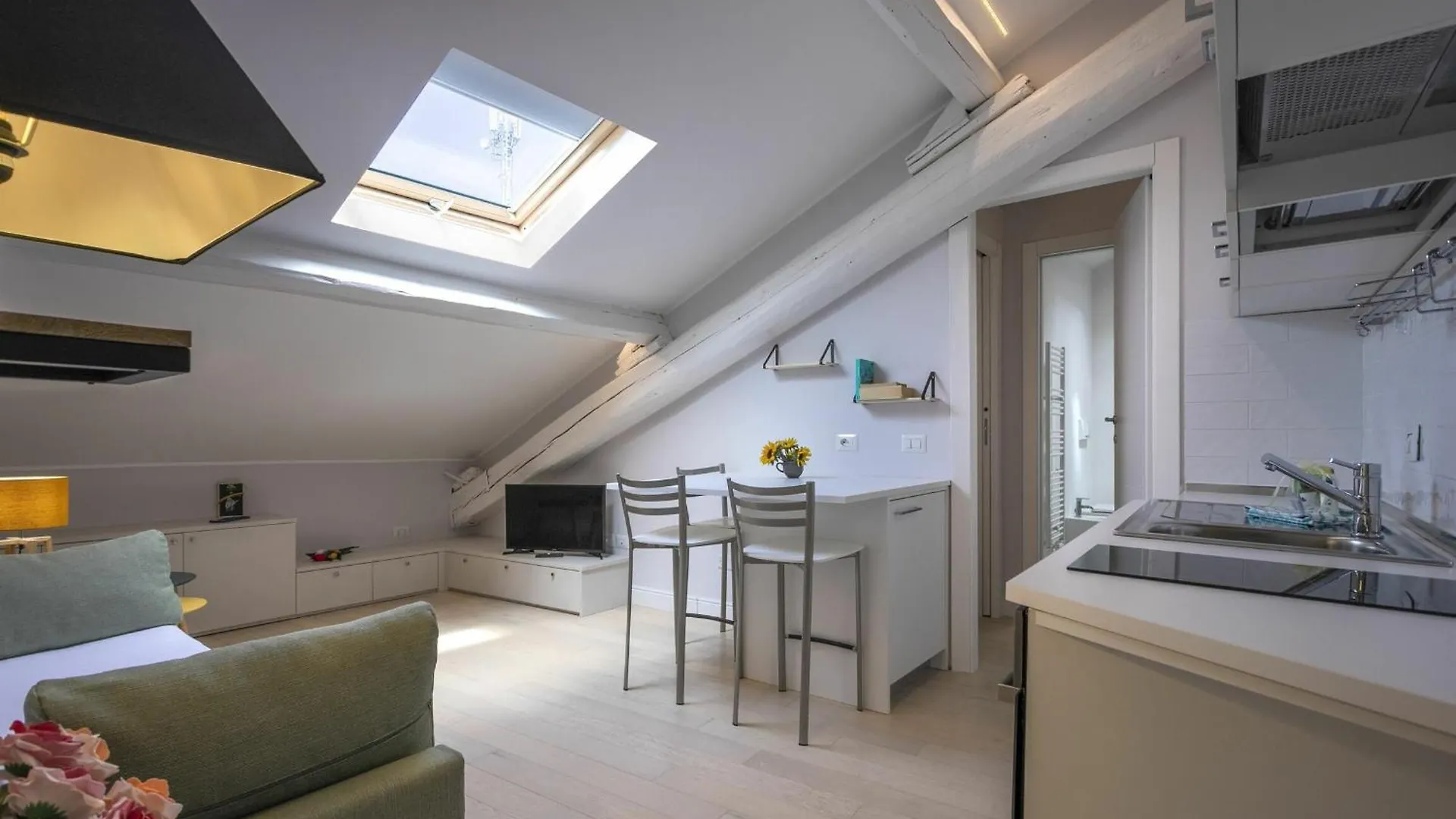 Ferrucci 1 Bedroom Attic In Milan By Halldis